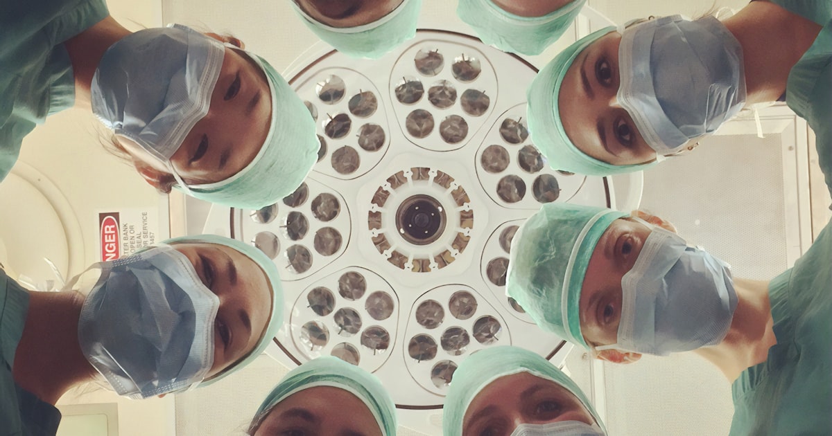 Como Escolher um Cirurgião Plástico Seguro e Qualificado